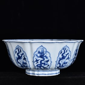 An Exquisite Blue and White Auspicious Cloud and Dragon Pattern Bowl