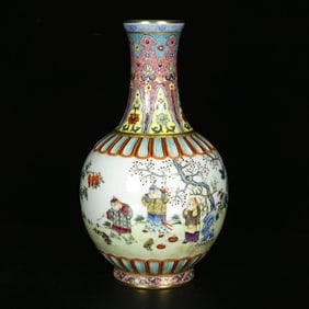 An Exquisite Enamel Painted Gold Character and Story Pattern Vase