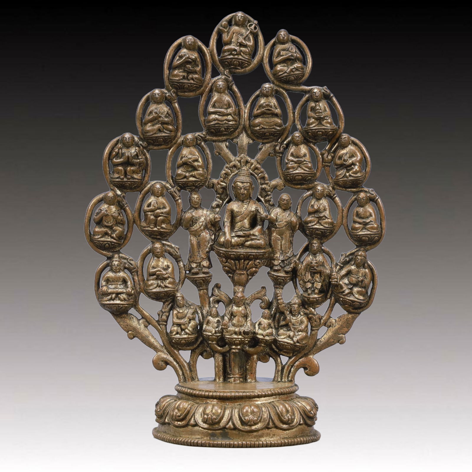 A Solemn Bronze Statue of Sakyamuni Ornament: A Solemn Bronze Statue of Sakyamuni Ornament,Ming Dynasty, China,Size:6.7inx3.1inx9.1in Weight:1350g 铜释迦牟尼佛摆件,中国明代