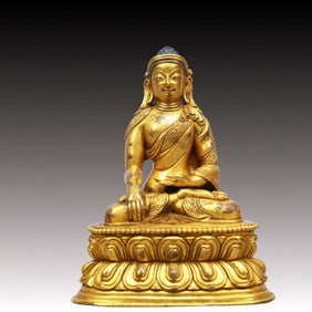 A Solemn Gilt Bronze Statue of Amitayus