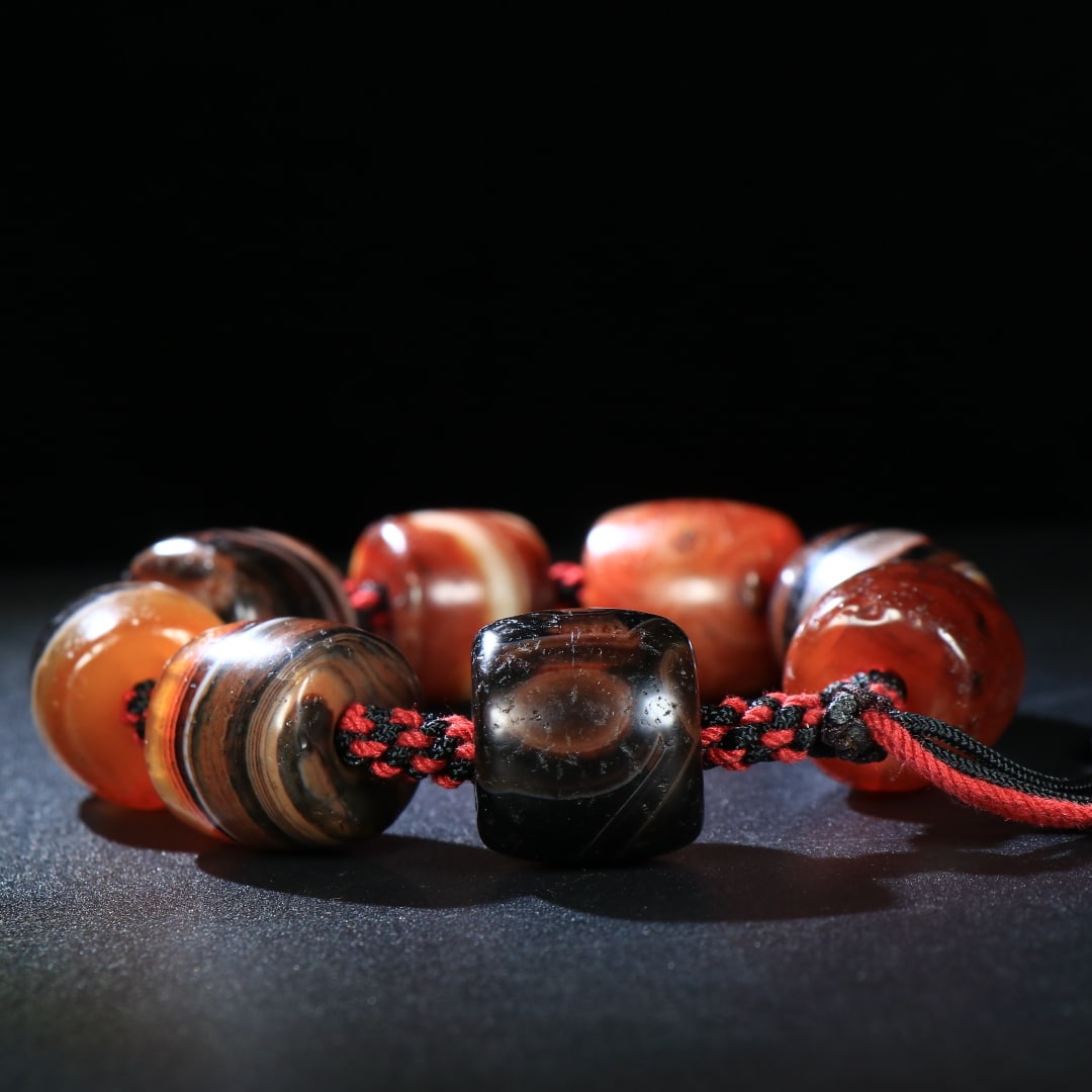 An Exquisite Agate Bracelets - 2