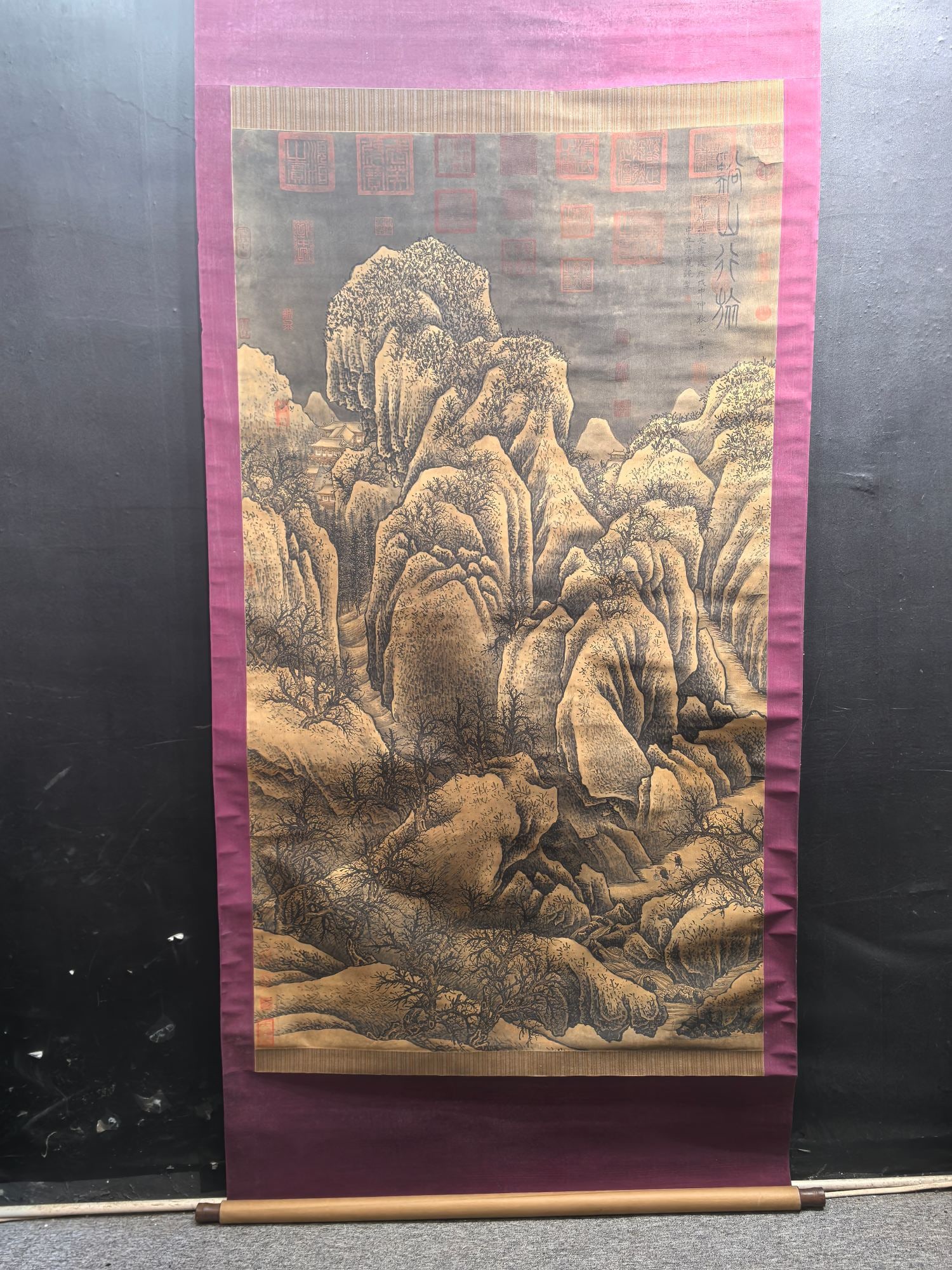 A Chinese Vertical Scroll Ink Painting of Landscape and Figure on Silk,Fan Kuan: A Chinese Vertical Scroll Ink Painting of Landscape and Figure on Silk,Fan Kuan,Size:40.8inx70.9in 一幅中国水墨绢本山水人物Ĭ