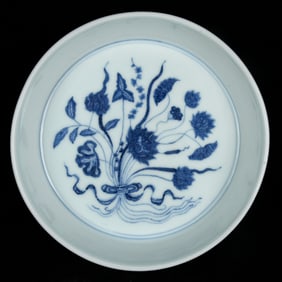 An Exquisite Blue and White Seawater and Lotus Pattern Brush Washer