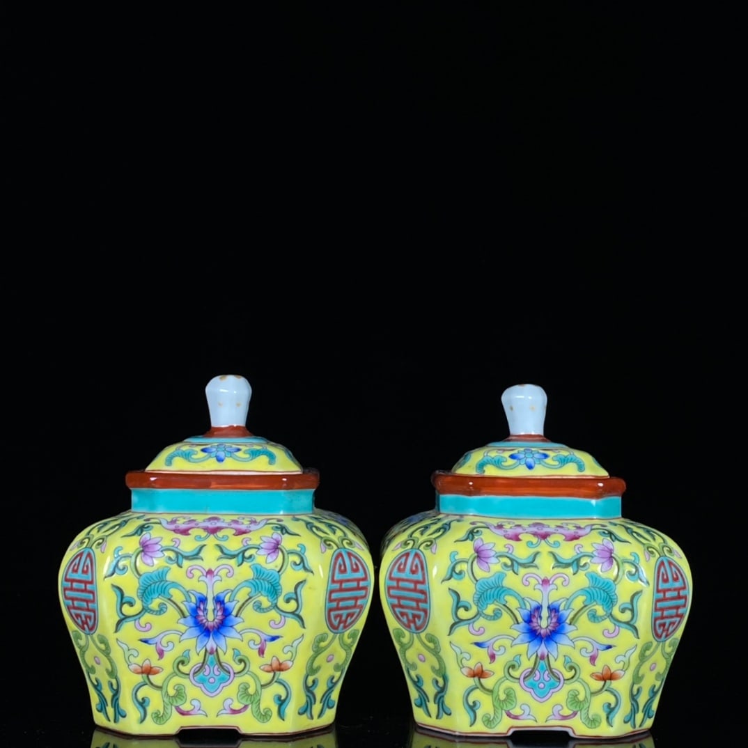 A Pair of Exquisite Yellow Ground Enamel Flower Pattern Tea Caddys (1 of 9)