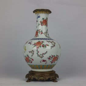 An Exquisite Enamel Inlaid Bronze Bats and Peach Pattern Vase