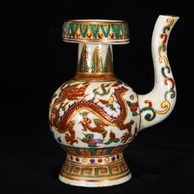 An Exquisite Wucai Painted Gold Auspicious Cloud and Dragon Pattern Pot