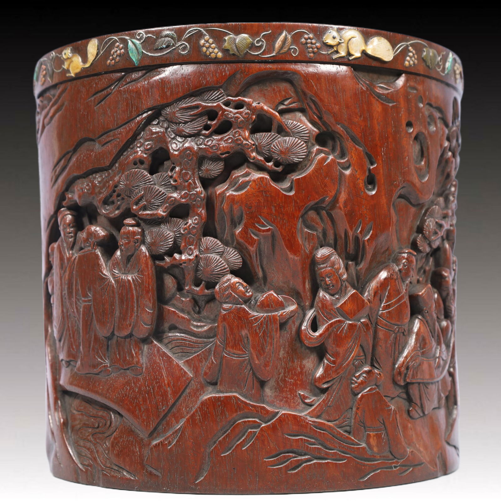 An Exquisite Zitanwood Character and Story Pattern Brush Pot: An Exquisite Zitanwood Character and Story Pattern Brush Pot, Qing Dynasty, China, With Mark, Size:23.5cmx21.5cm, Weight:2800g 