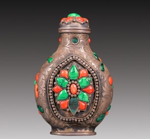 A Gorgeous Silver Gem-Inlaid 'Flower' Snuff Bottle