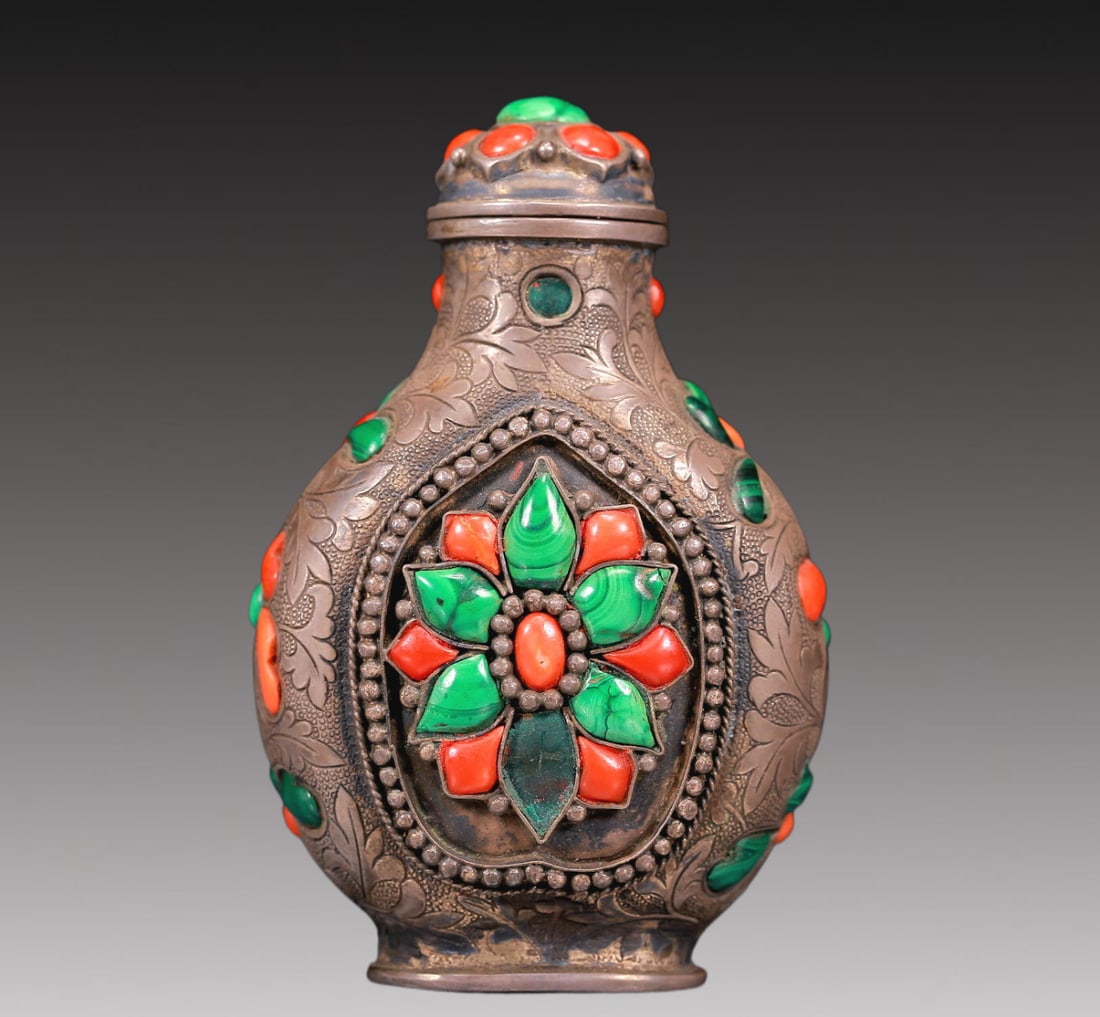 A Gorgeous Silver Gem-Inlaid 'Flower' Snuff Bottle (1 of 8)