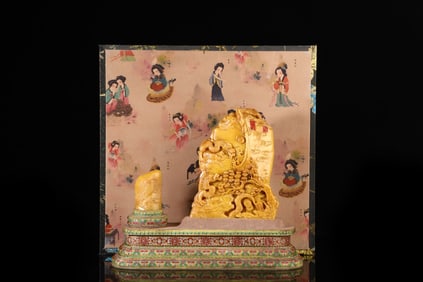 A Set of Fine Tianhuang Stone Painted Gold Dragon Pattern Ornaments