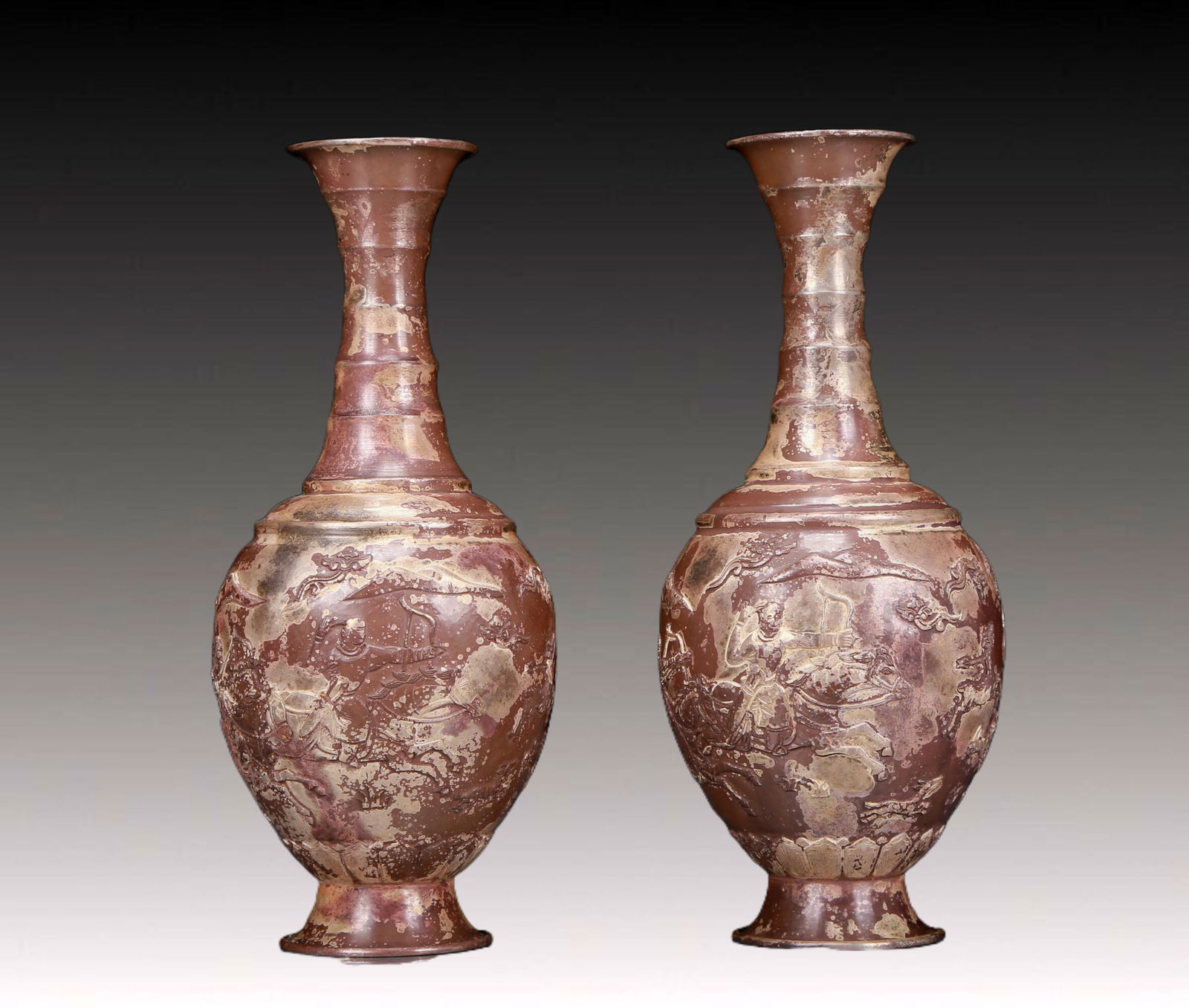 A Pair of Fine Silver Hunting Pattern Vase (1 of 7)