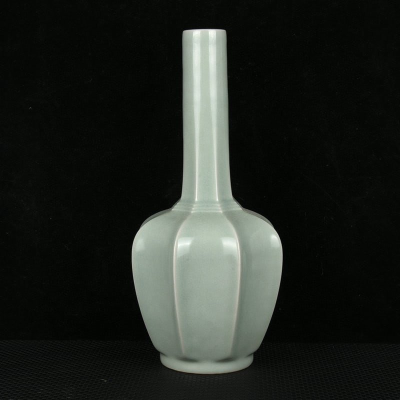 A Rare Celadon Glazed Vase: A Rare Celadon Glazed Vase,Song Dynasty, China,Size:13.8inx6.7in 青釉瓶,中国宋代