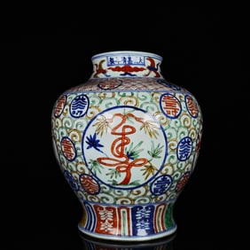 An Exquisite Wucai Shou-Character Pattern Jar