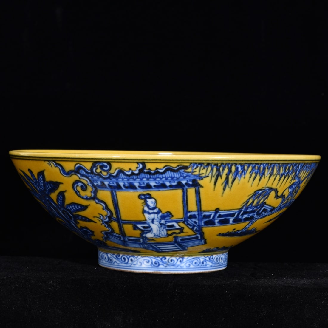 An Exquisite Yellow Ground Blue and White Landscape and Figure Pattern Bowl (1 of 9)