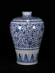 A Rare Blue and White Lotus Pattern Vase