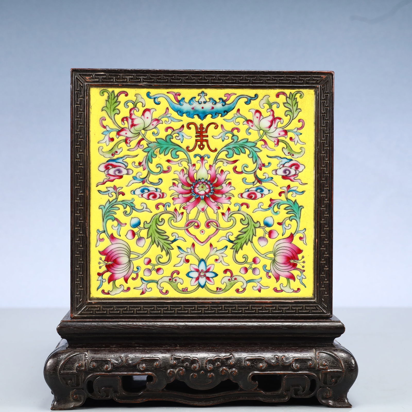 An Exquisite Zitanwood Inlaid Painted Enamel Lotus Pattern Cover Box (1 of 11)