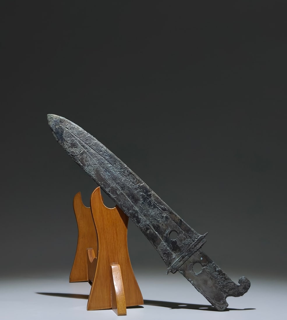 An Archaic Bronze Chi-Dragon Pattern Weapon - 5