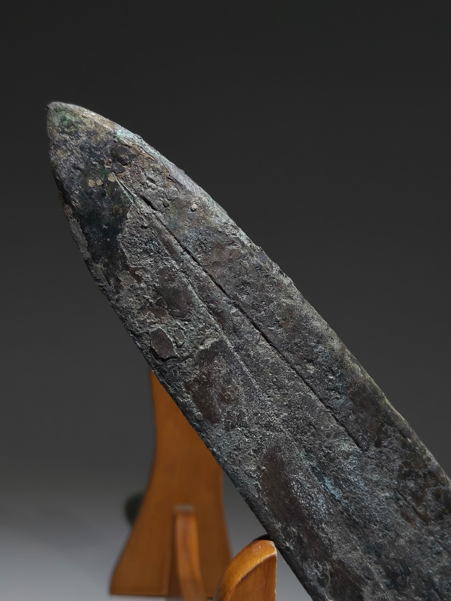 An Archaic Bronze Chi-Dragon Pattern Weapon - 6