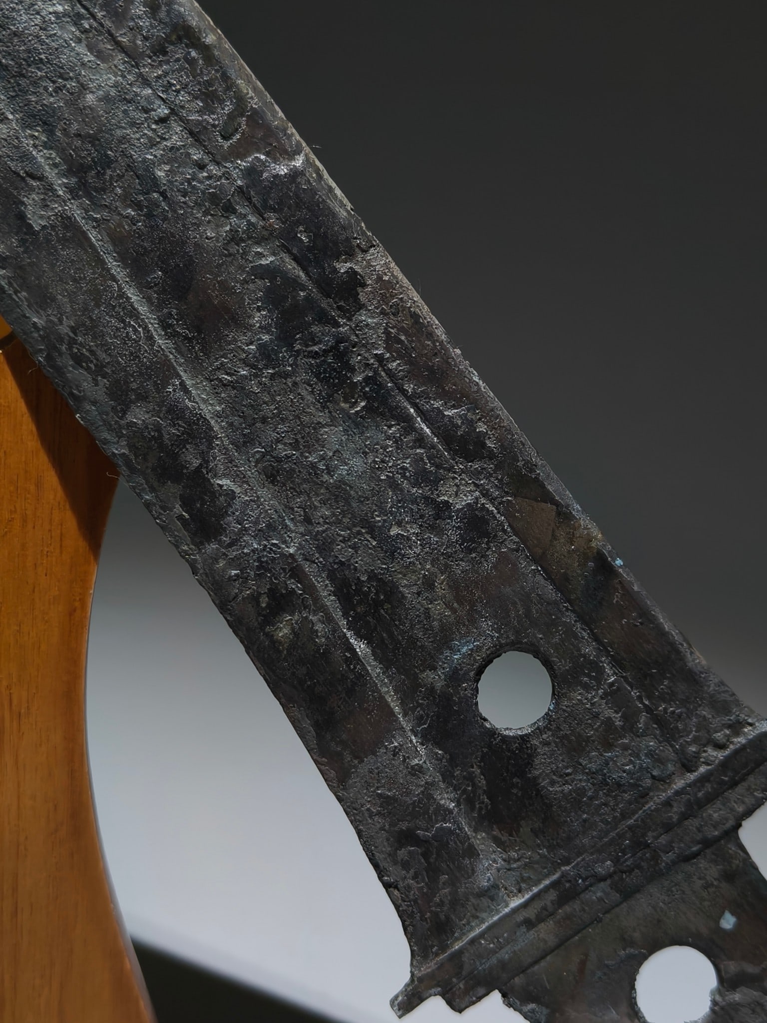 An Archaic Bronze Chi-Dragon Pattern Weapon - 7