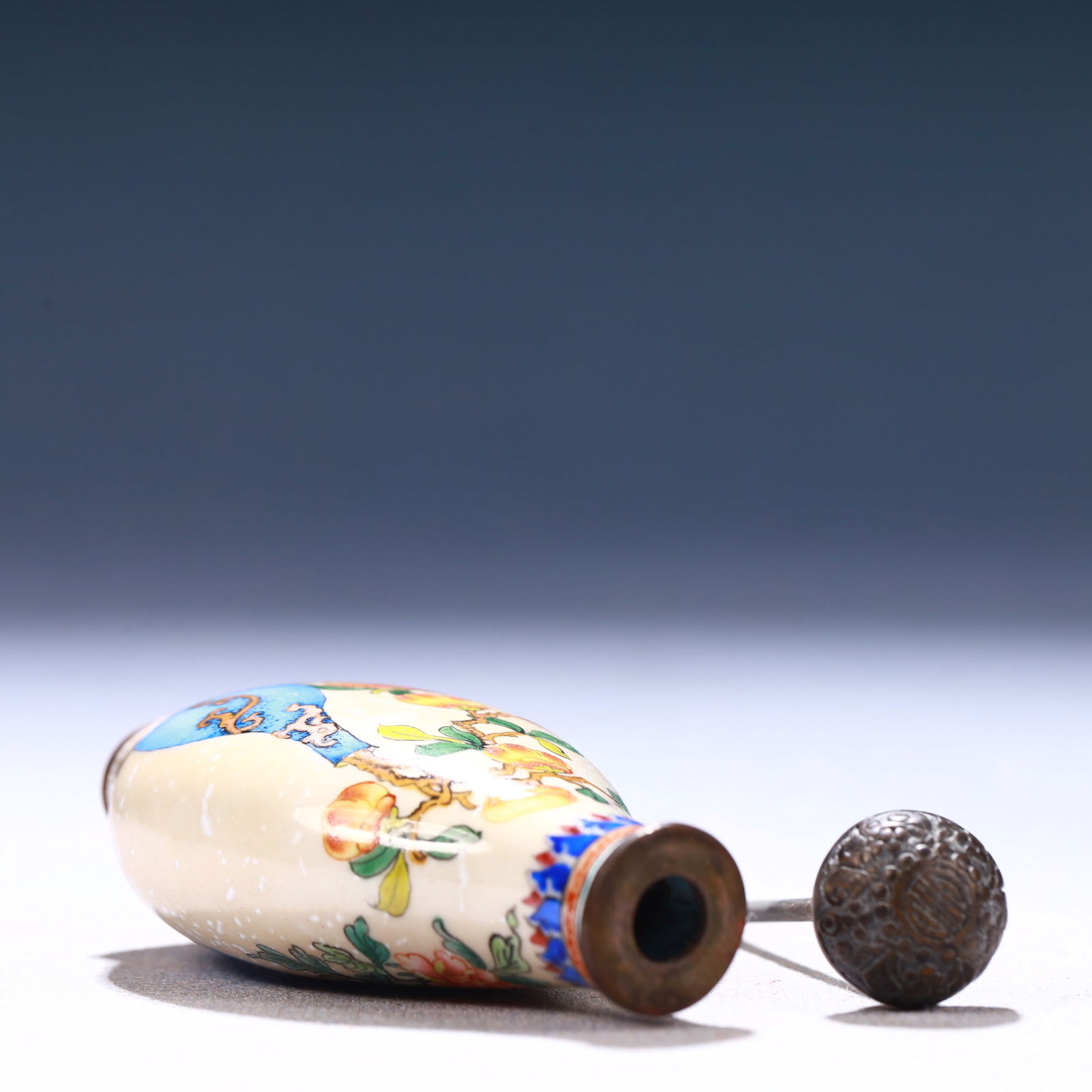 An Exquisite Painted Enamel Flower and Fruit Pattern Snuff Bottle - 5