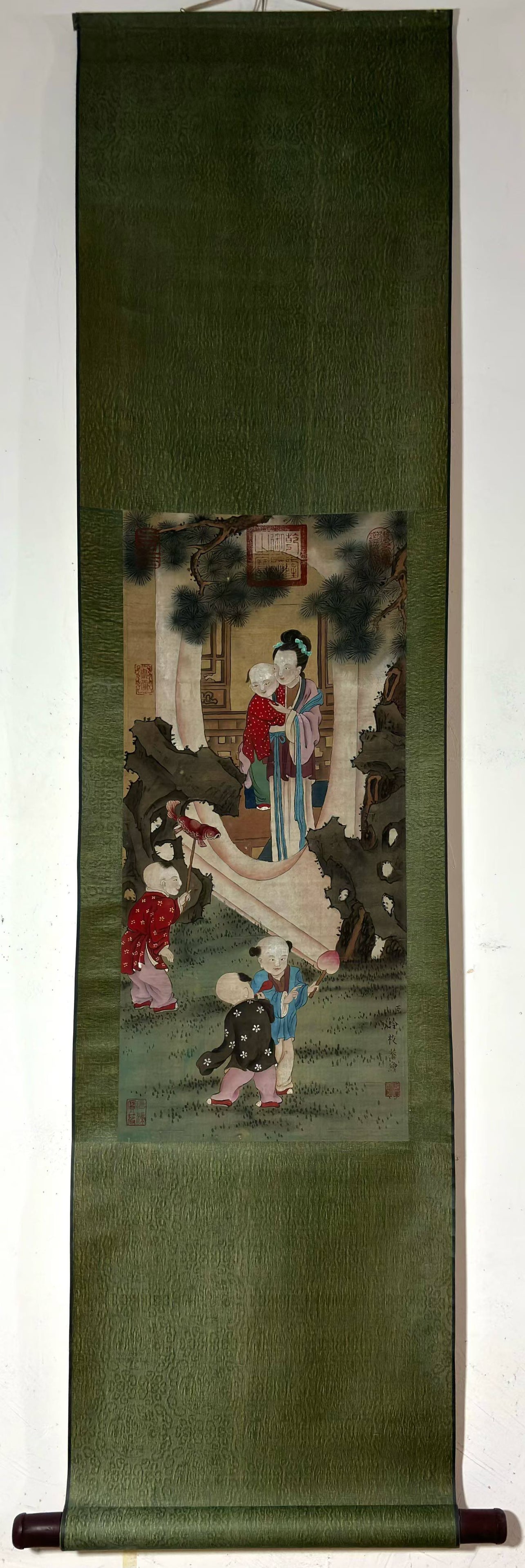 A Chinese Vertical Scroll Ink Painting of Figure on Silk,Leng Mei: A Chinese Vertical Scroll Ink Painting of Figure on Silk,Leng Mei,Size:(Without frame)66.5cmx30cm 