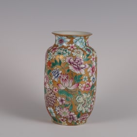 An Exquisite Gold Ground Famille-Rose Flower Pattern Vase