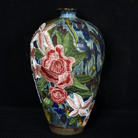An Exquisite Jian yao Inlaid Embroidery Flower Pattern Vase