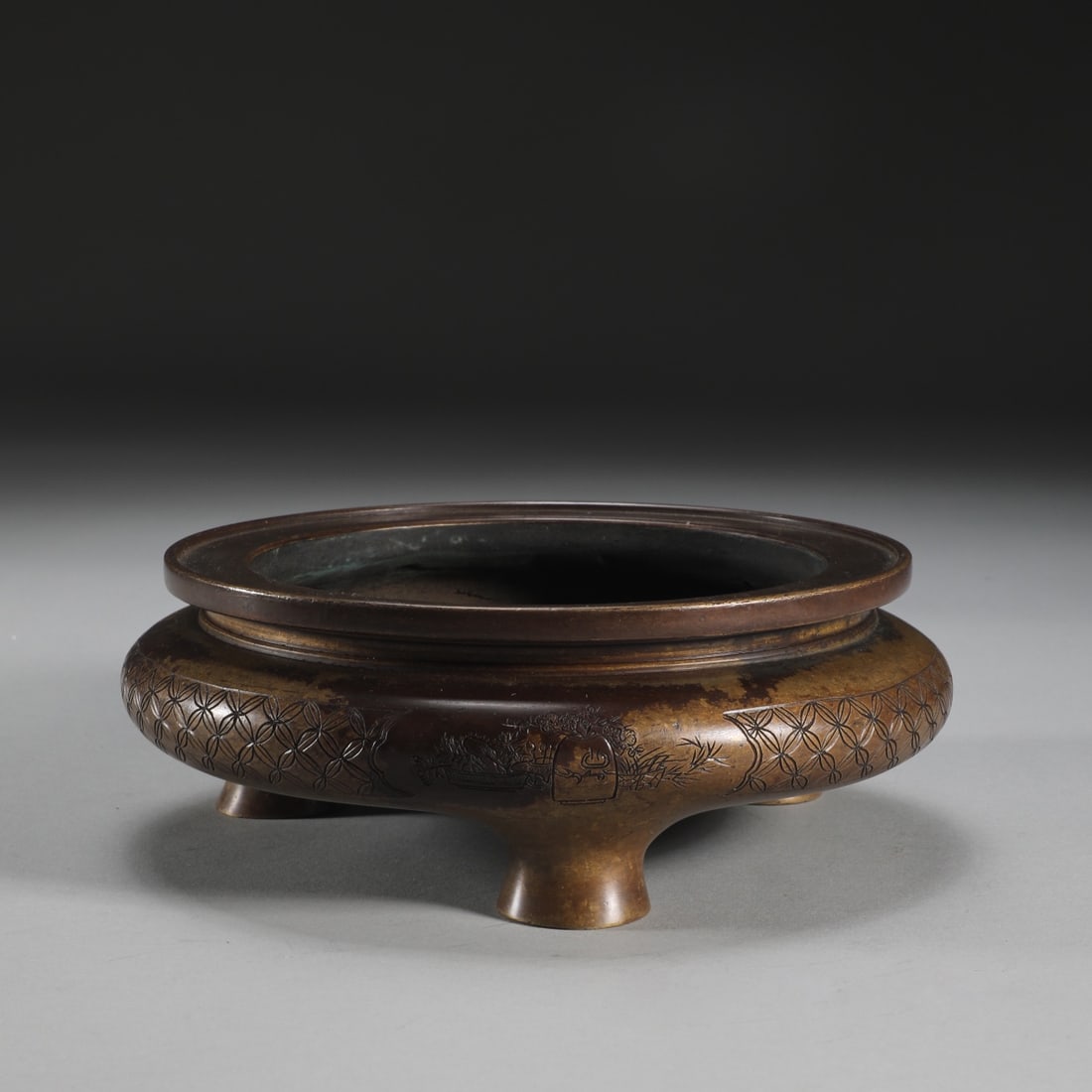 An Exquisite Bronze Bogu Pattern Tripod Censer - 3