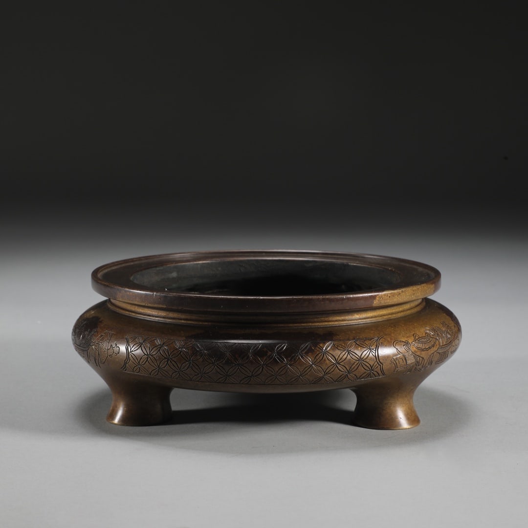 An Exquisite Bronze Bogu Pattern Tripod Censer - 5