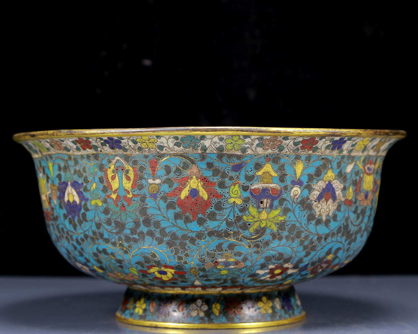 An Exquisite Cloisonne Eight Treasures and Dragon Pattern Bowl: An Exquisite Cloisonne Eight Treasures and Dragon Pattern Bowl,Qing Dynasty, China,Kangxi Four-character Mark,Size:27cmx13cm,Weight:2125g 