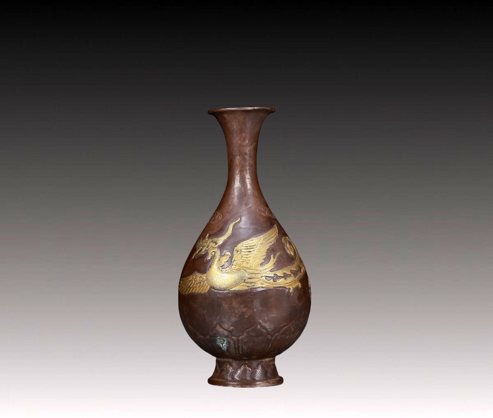 An Exquisite Silver Painted Gold Phoenix Pattern Vase: An Exquisite Silver Painted Gold Phoenix Pattern Vase,With Inscription,Qing Dynasty, China,Size:7cmx16cm,Weight:225g 