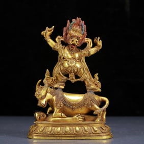 A Solemn Gilt Bronze Statue of Vajra