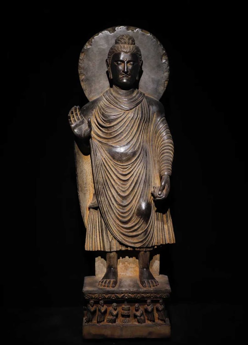 A Solemn Schistose Statue of Gandhara (1 of 9)