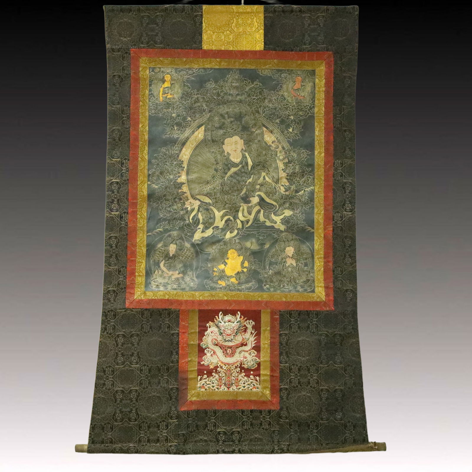 A Rare Brocade Painted Color Statue of Padma Sambhava Tangka: A Rare Brocade Painted Color Statue of Padma Sambhava Tangka,Qing Dynasty, China,Size:34.3inx58.3in 织锦彩绘莲花生大士像唐卡,