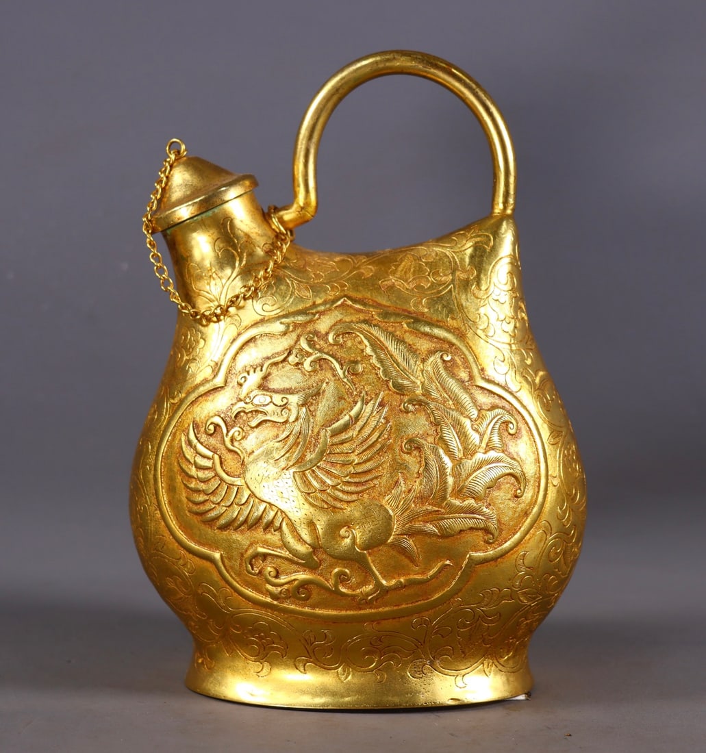 An Exquisite Gilt Bronze Phoenix Pattern Pot (1 of 9)