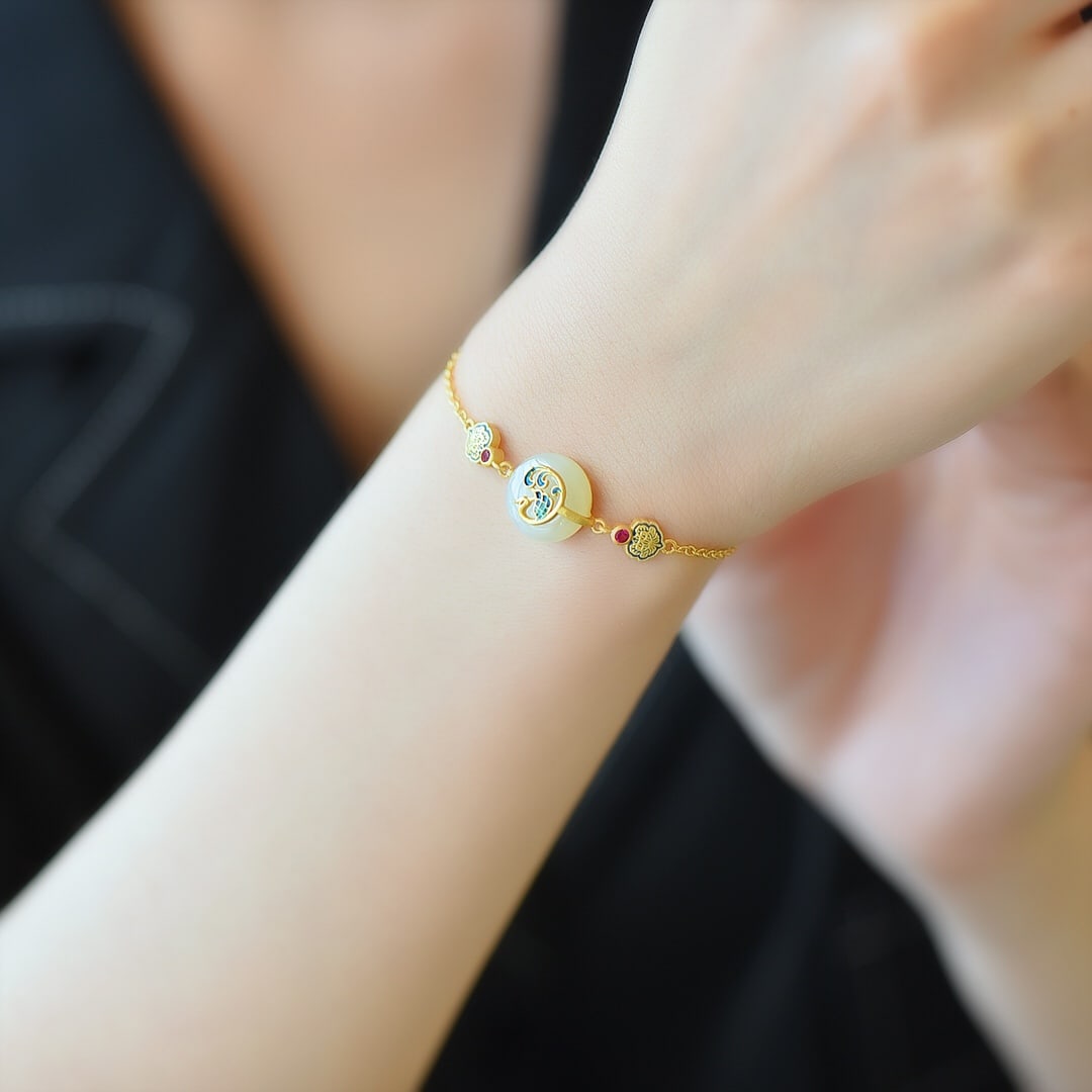 An Exquisite Sterling Silver-Gold Plated Inlaid White Jade Enamel Bracelet: An Exquisite Sterling Silver-Gold Plated Inlaid White Jade Enamel Bracelet,Size:12mmx12mm 纯银镀金镶白玉珐琅手链