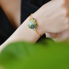 An Exquisite Sterling Silver-Gold Plated Inlaid White Jade Bracelet