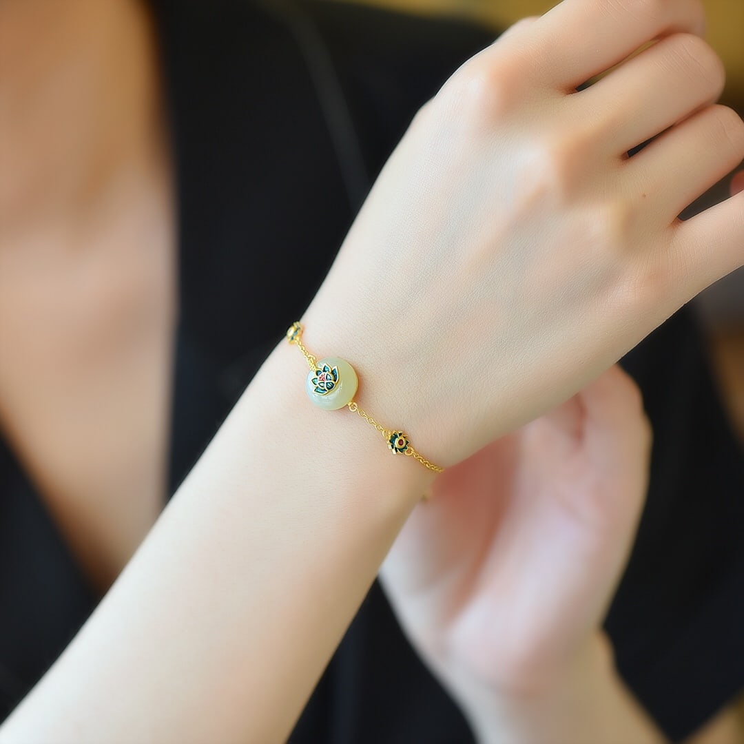 An Exquisite Sterling Silver-Gold Plated Inlaid White Jade Enamel Bracelet: An Exquisite Sterling Silver-Gold Plated Inlaid White Jade Enamel Bracelet,Size:12mmx12mm 纯银镀金镶白玉珐琅手链