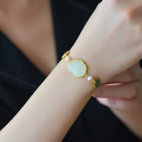 An Exquisite Sterling Silver-Gold Plated Inlaid White Jade Enamel Bracelet,Inlaid Pearl