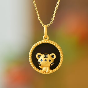 An Exquisite Sterling Silver-Gold Plated Inlaid Black Jade Pendant