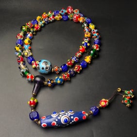 An Exquisite Glass Painted Color Necklace
