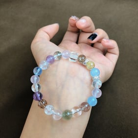 An Exquisite Crystal Bracelets