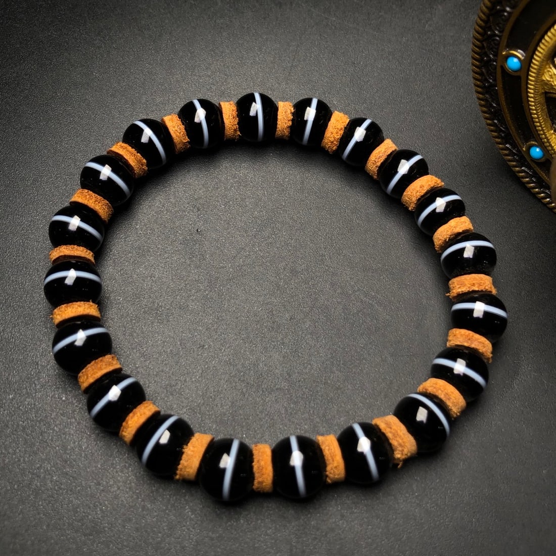 An Exquisite Dzi Bead Bracelets - 6