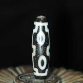 An Exquisite Four Eyes Dzi Bead Pendant