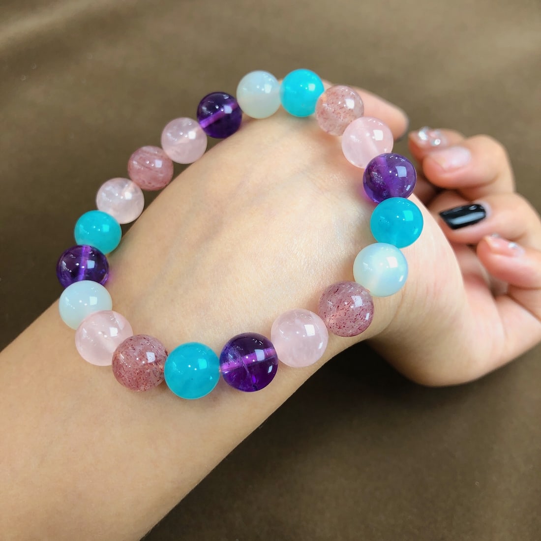 An Exquisite Multi-Gem Bracelets - 3