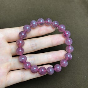 An Exquisite Crystal Bracelets