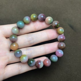 An Exquisite Agate Bracelets