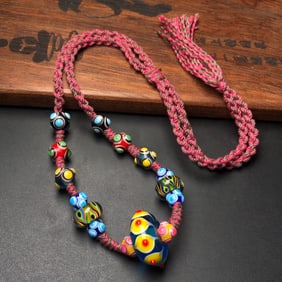 An Exquisite Glass Painted Color Necklace
