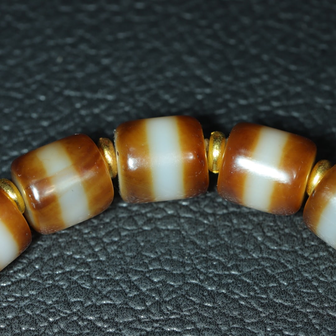 An Exquisite Dzi Bead Bracelets - 5