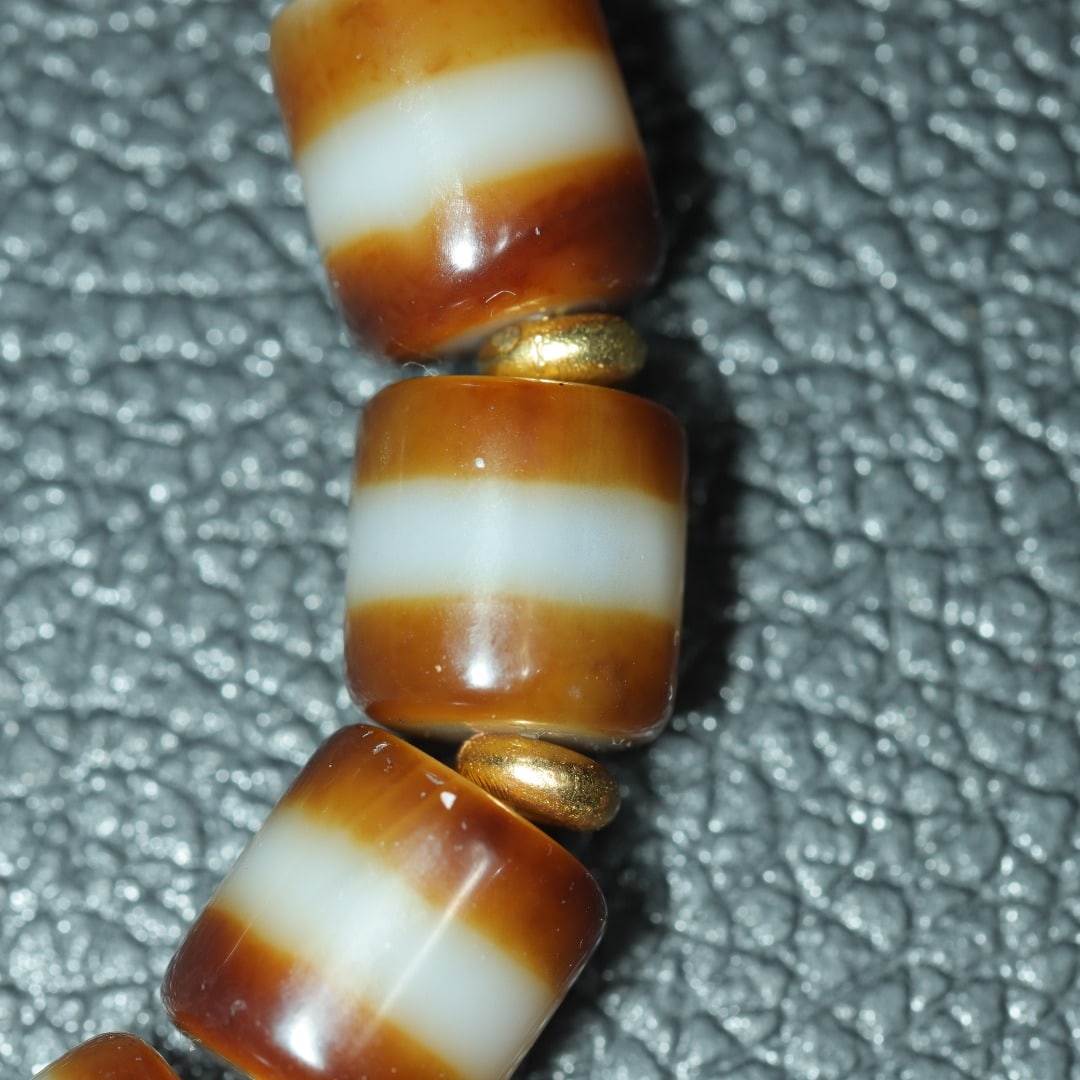 An Exquisite Dzi Bead Bracelets - 8